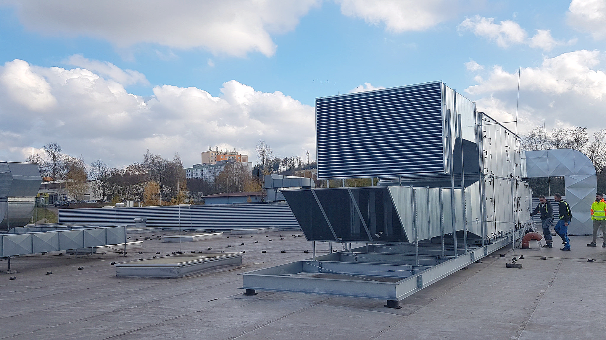 Větrání a klimatizace výrobní haly SO08 a SO09