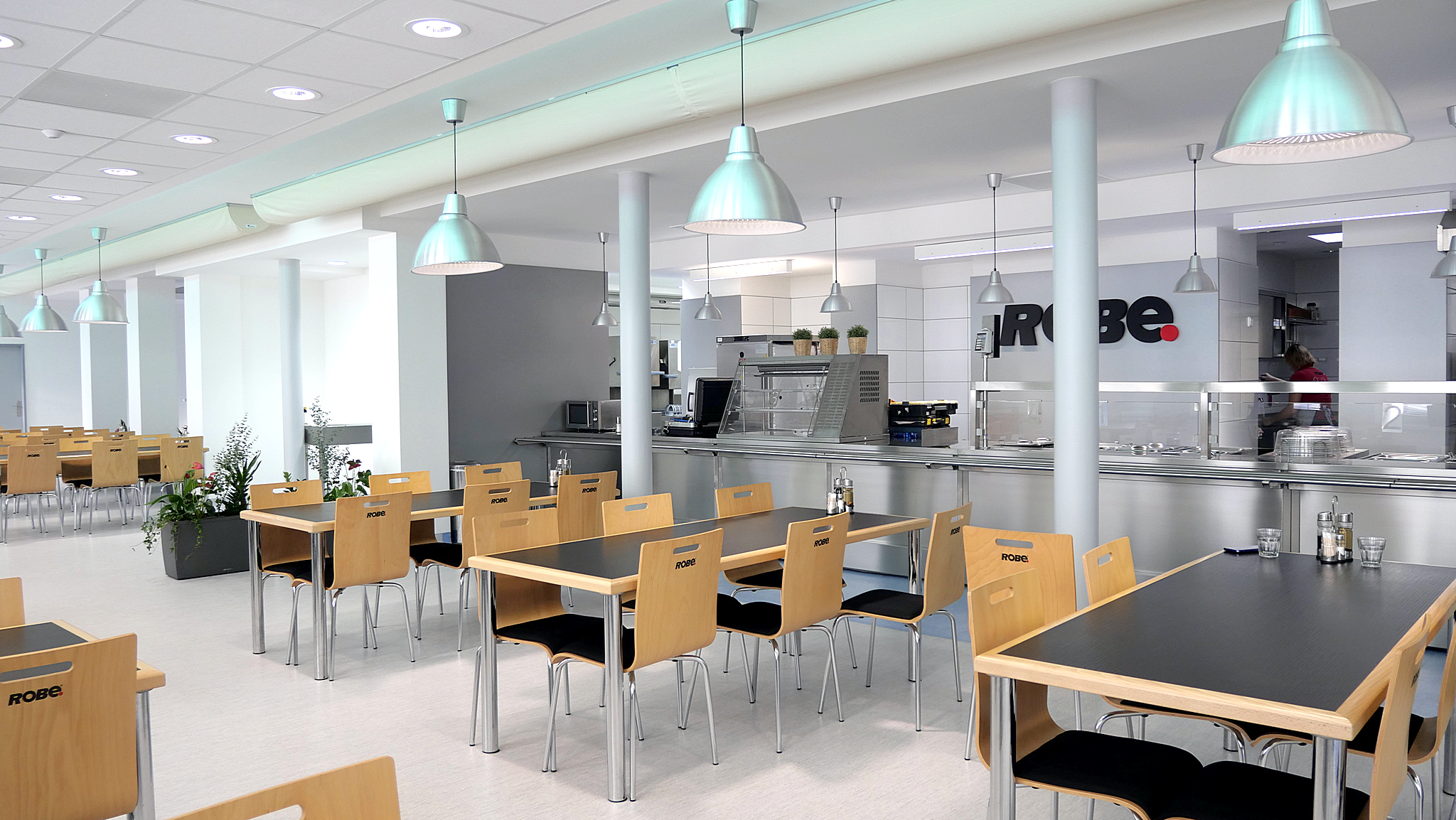 Větrání a klimatizace nové kuchyně a jídelny