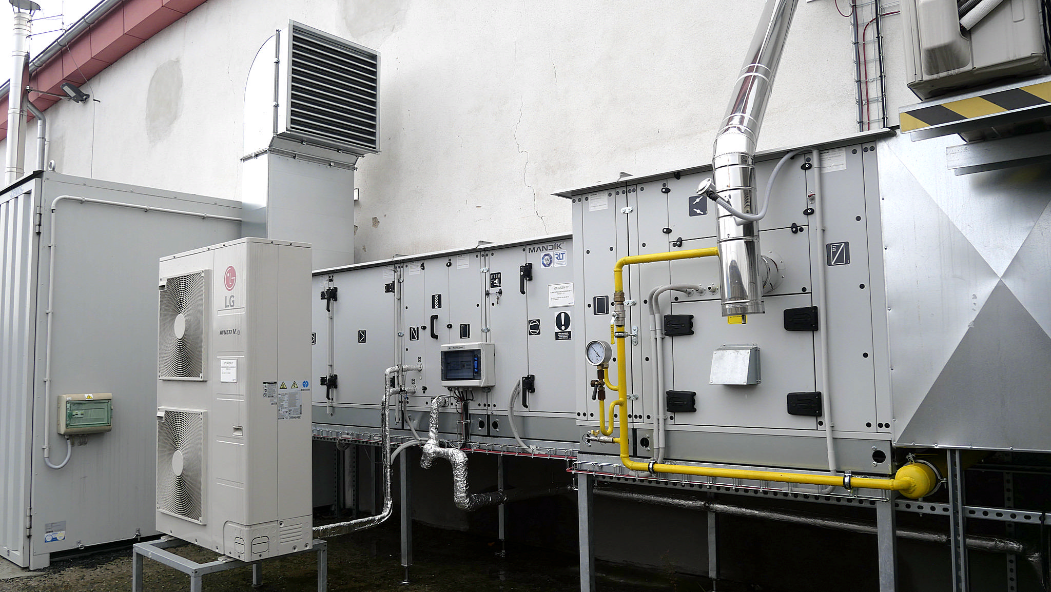 Větrání a klimatizace lakovny Centra mechanické výroby