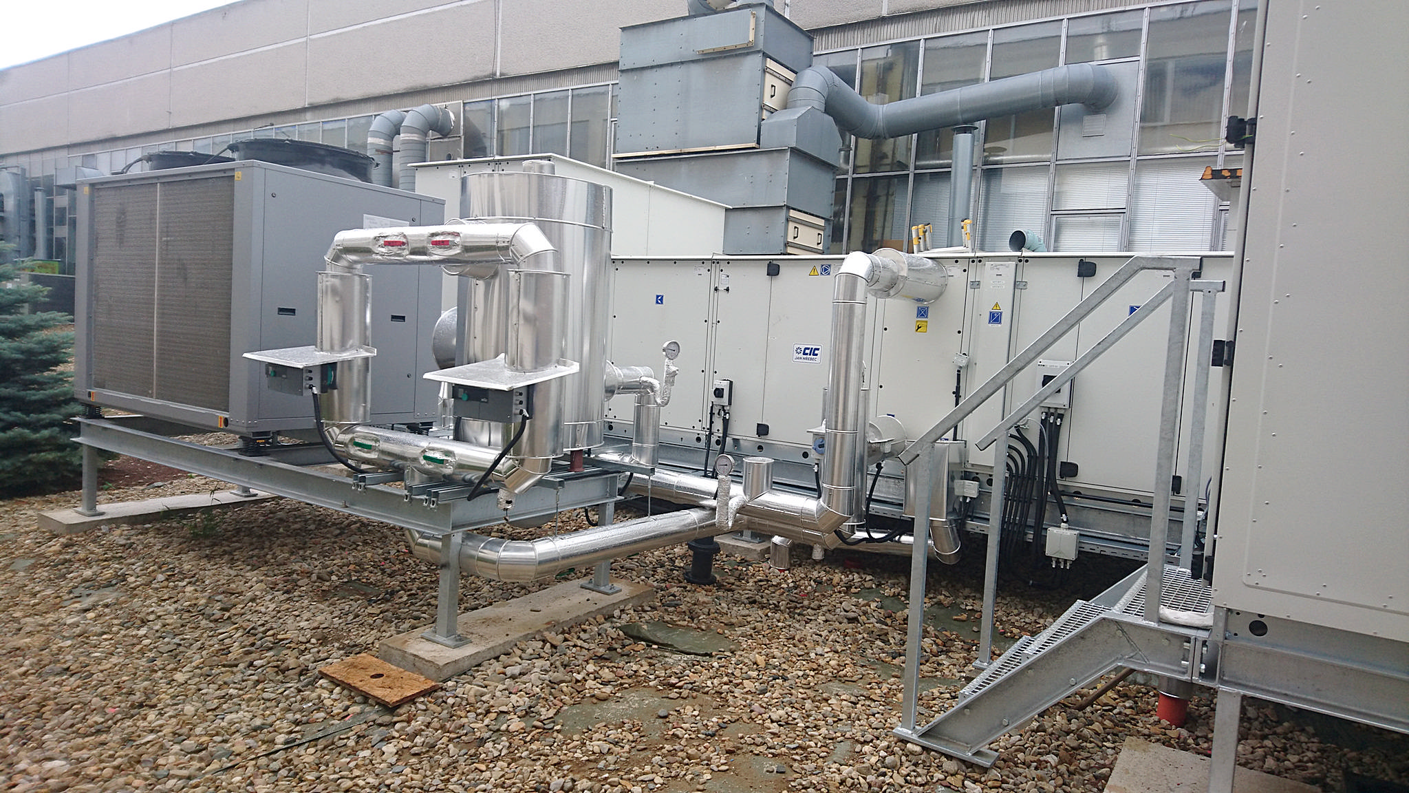 Rekonstrukce klimatizace měřící místnosti nástrojárny