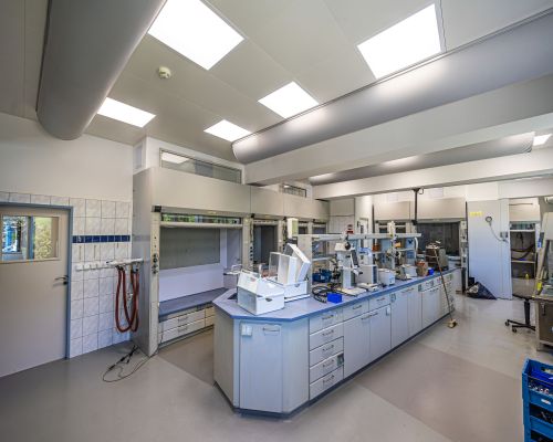 Rekonstrukce vzduchotechniky v technologické laboratoři – Synthon Blansko