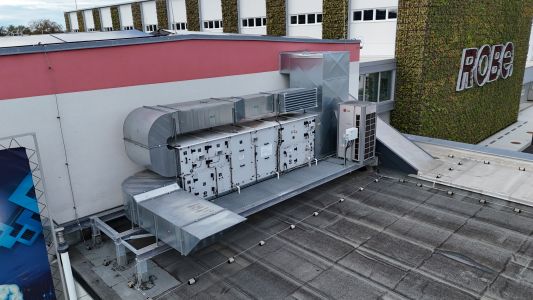 Větrání vestavby předvýroby – objekt D, ROBE Lighting