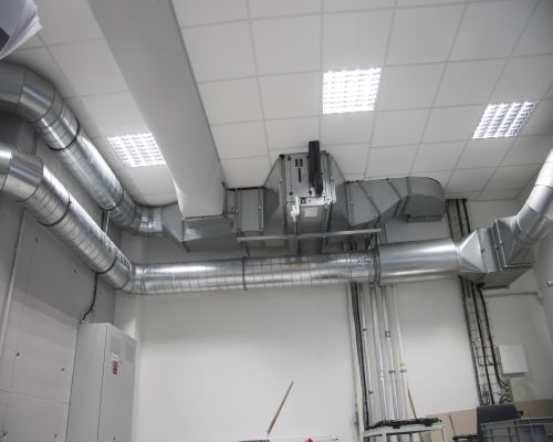 Větrání vestavby předvýroby – objekt D, ROBE Lighting