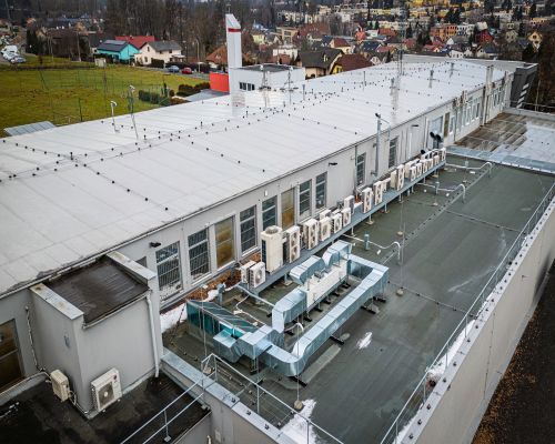 Nový čistý prostor ISO 7 - Idemia Czech s.r.o.
