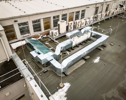 Nový čistý prostor ISO 7 - Idemia Czech s.r.o.