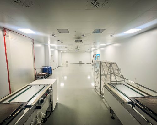 Nový čistý prostor ISO 7 - Idemia Czech s.r.o.