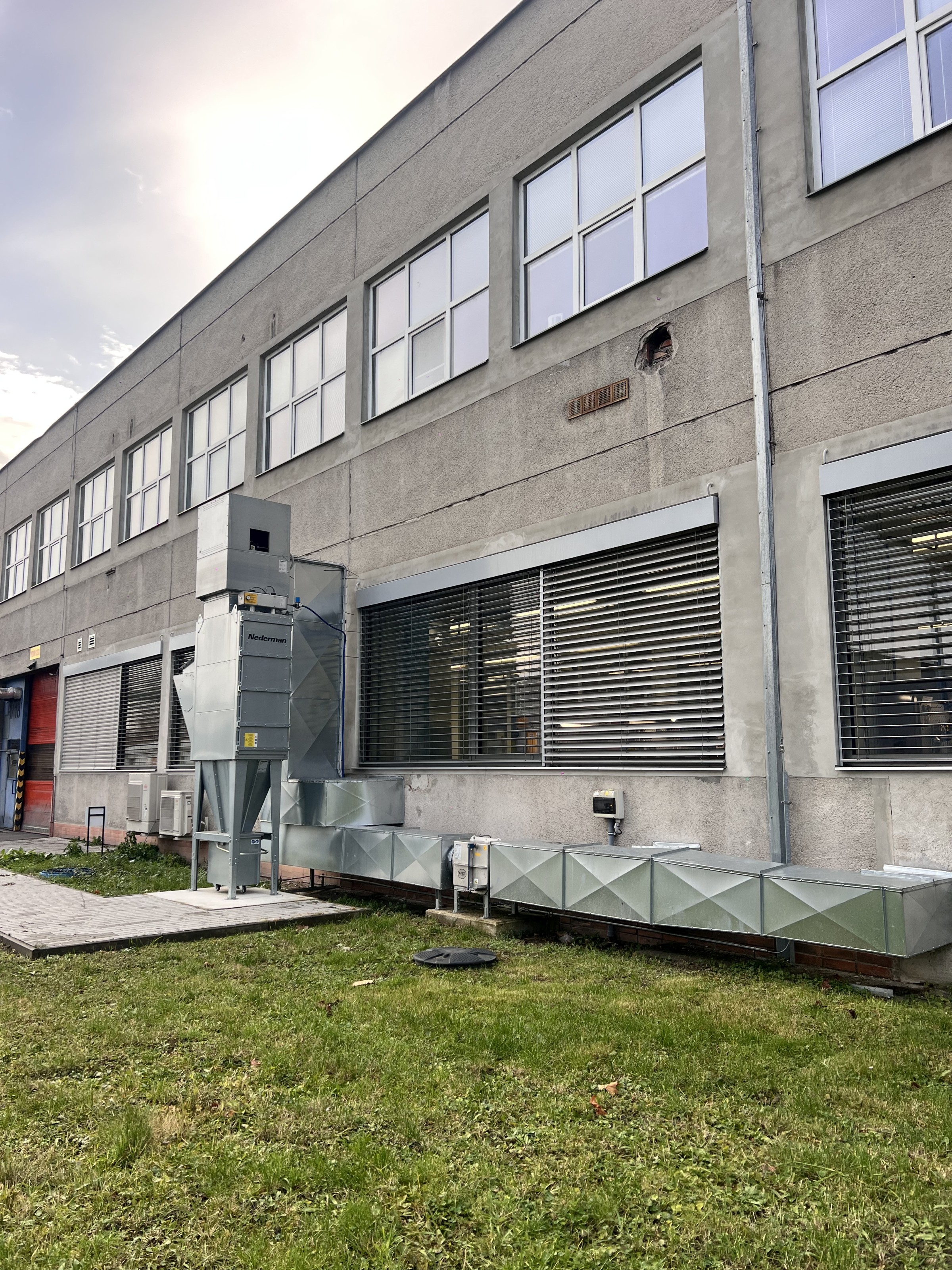 Vzduchotechnika a klimatizace dílny šablon – Continental Barum Otrokovice