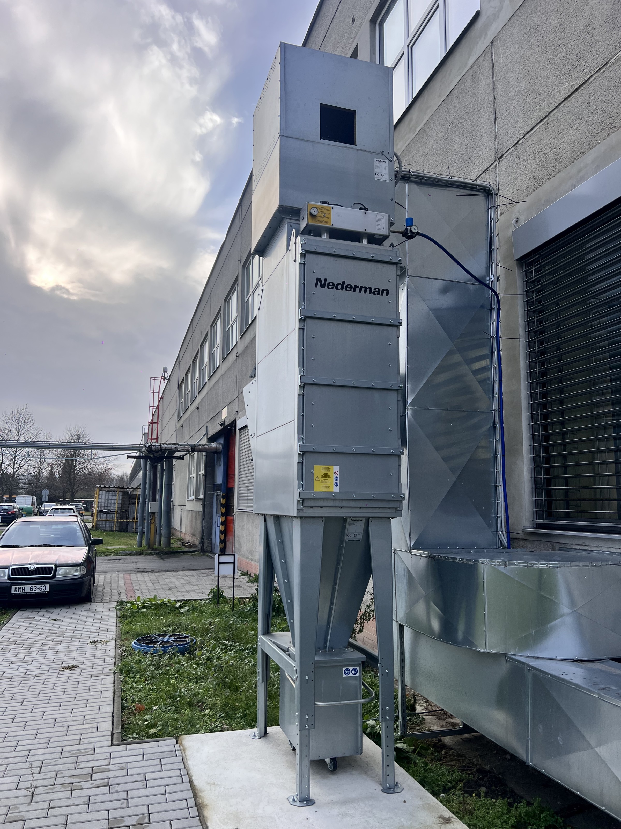 Vzduchotechnika a klimatizace dílny šablon – Continental Barum Otrokovice